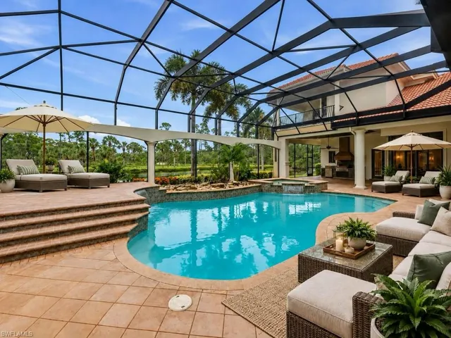 Pool - Virtually staged