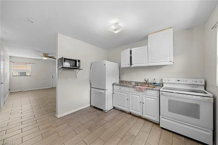 322  louise  AVE, Fort Myers, FL 33916
