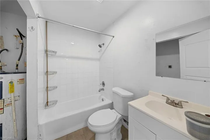 322  louise  AVE, Fort Myers, FL 33916