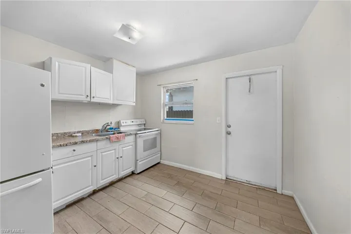 322  louise  AVE, Fort Myers, FL 33916
