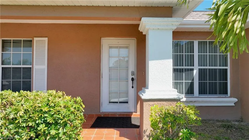 Nice tile on front porch.