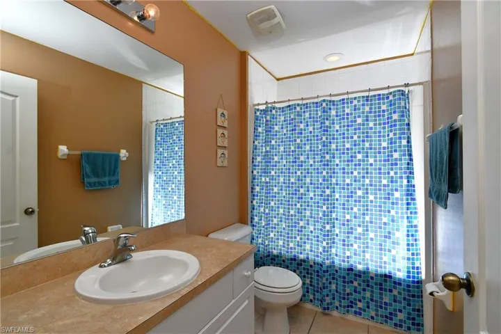 Guest bathroom.