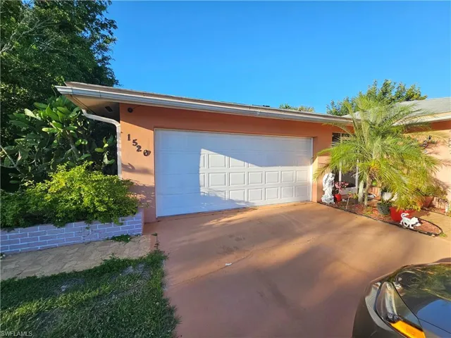 1520  Canal  ST, Lehigh Acres, FL 33936