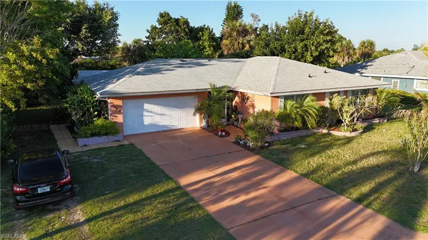 1520  Canal  ST, Lehigh Acres, FL 33936