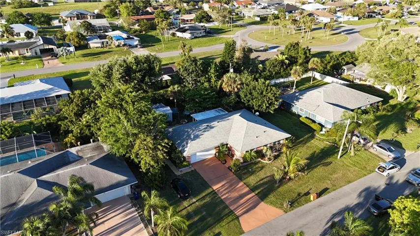 1520  Canal  ST, Lehigh Acres, FL 33936