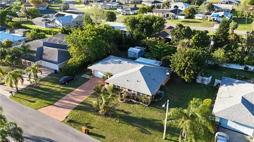 1520  Canal  ST, Lehigh Acres, FL 33936