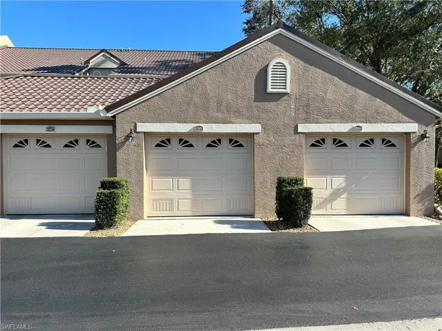 One Stall Garage (middle one)