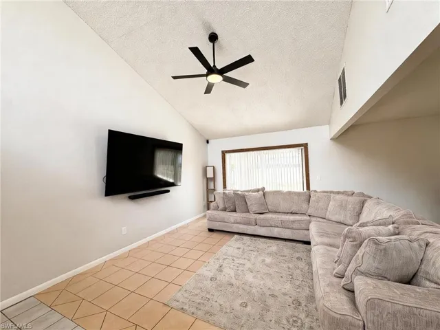 429 Sw 44th St, Cape Coral, Florida 33914