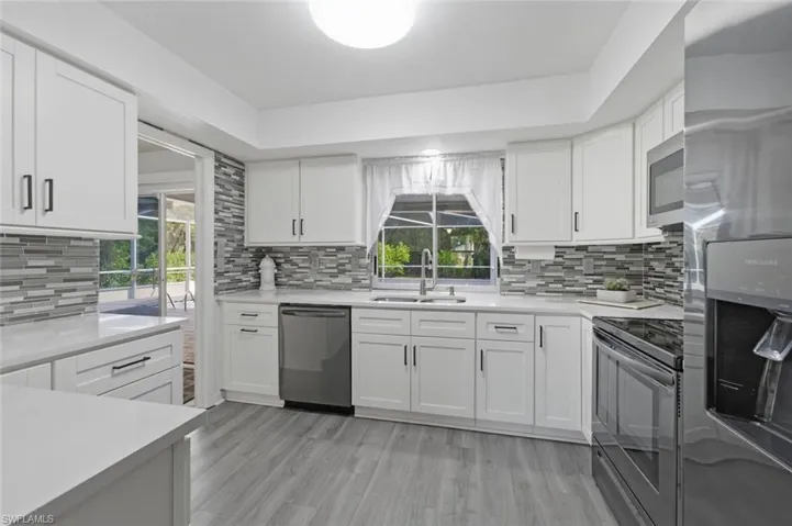 Granite counters, Black SS appliances