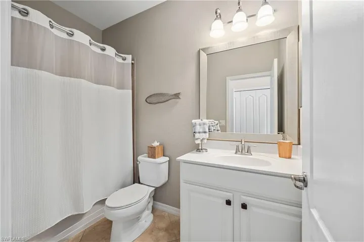 Ensuite full bathroom for your guest privacy