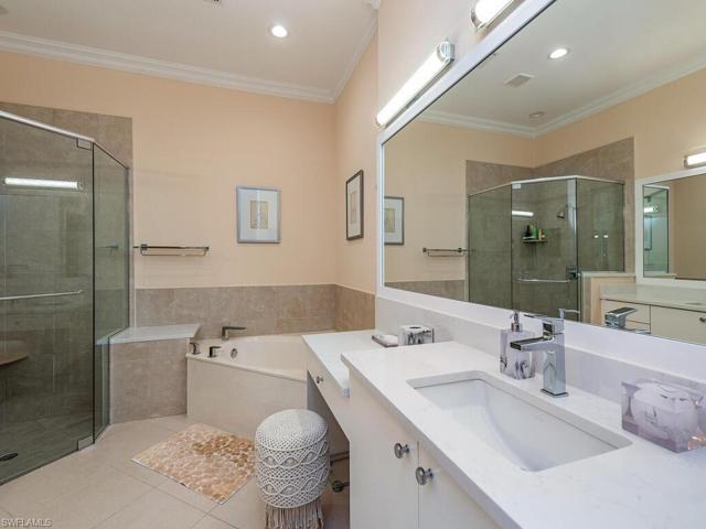 921  Vistana  CIR, Naples, FL 34119