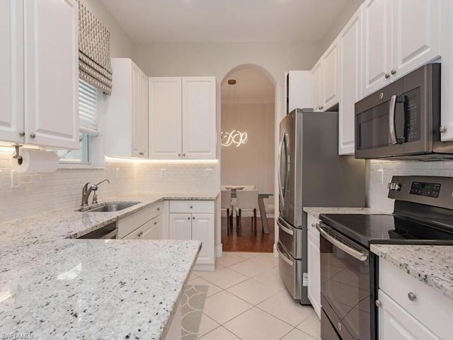 921  Vistana  CIR, Naples, FL 34119