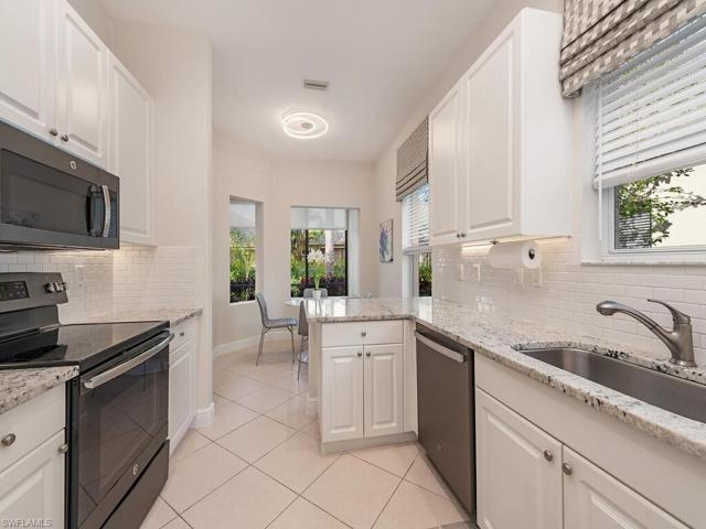 921  Vistana  CIR, Naples, FL 34119
