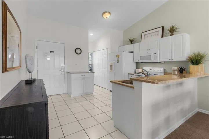 7870 Mahogany Run Ln 1724, Naples, Florida 34113
