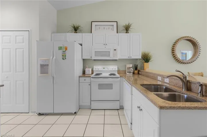 7870 Mahogany Run Ln 1724, Naples, Florida 34113