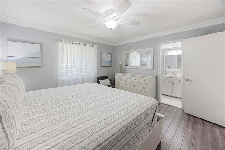 1155  Sandpiper  ST, Naples, FL 34102