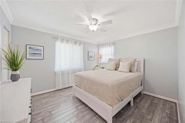 1155  Sandpiper  ST, Naples, FL 34102