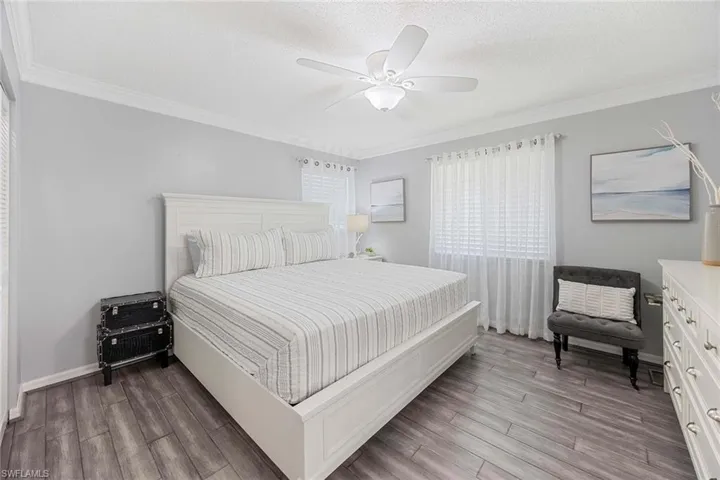 1155  Sandpiper  ST, Naples, FL 34102