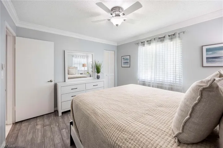 1155  Sandpiper  ST, Naples, FL 34102