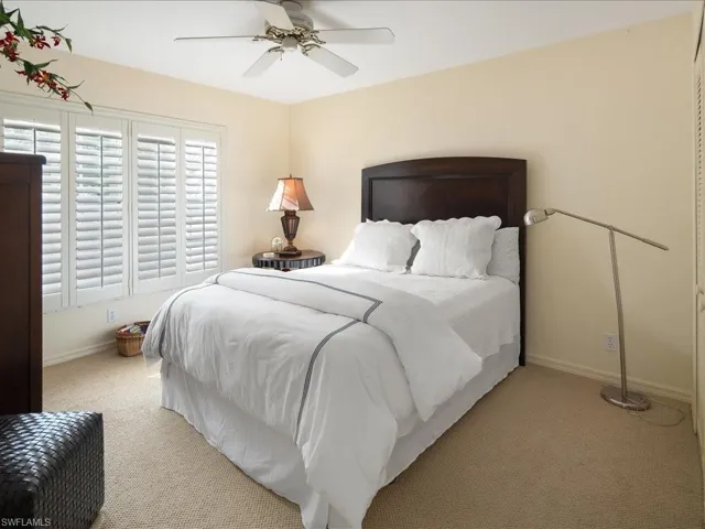 156  Amblewood  LN, Naples, FL 34105