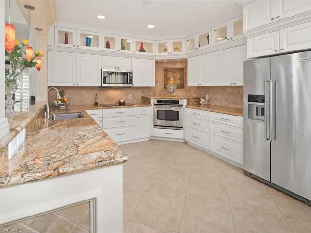 156  Amblewood  LN, Naples, FL 34105