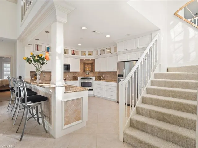 156  Amblewood  LN, Naples, FL 34105