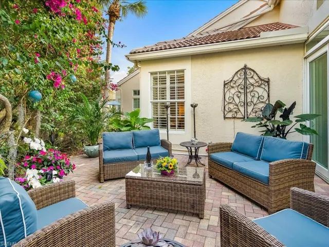 156  Amblewood  LN, Naples, FL 34105