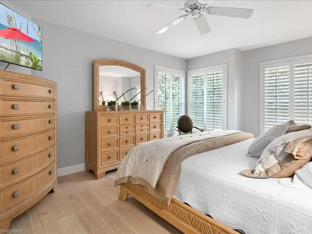 156  Amblewood  LN, Naples, FL 34105