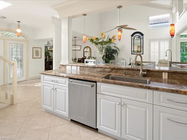 156  Amblewood  LN, Naples, FL 34105