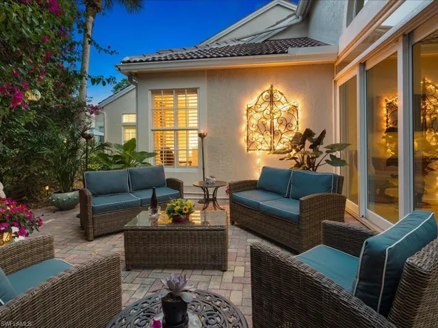 156  Amblewood  LN, Naples, FL 34105