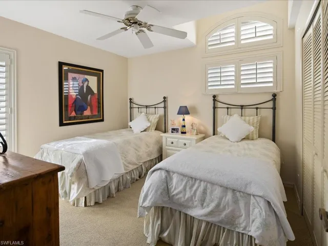 156  Amblewood  LN, Naples, FL 34105