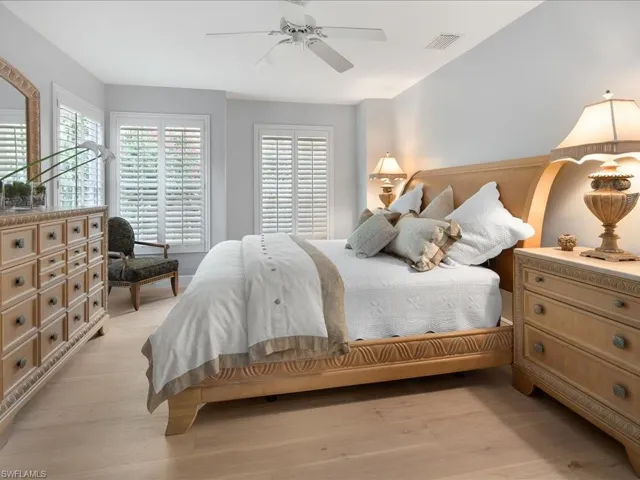 156  Amblewood  LN, Naples, FL 34105