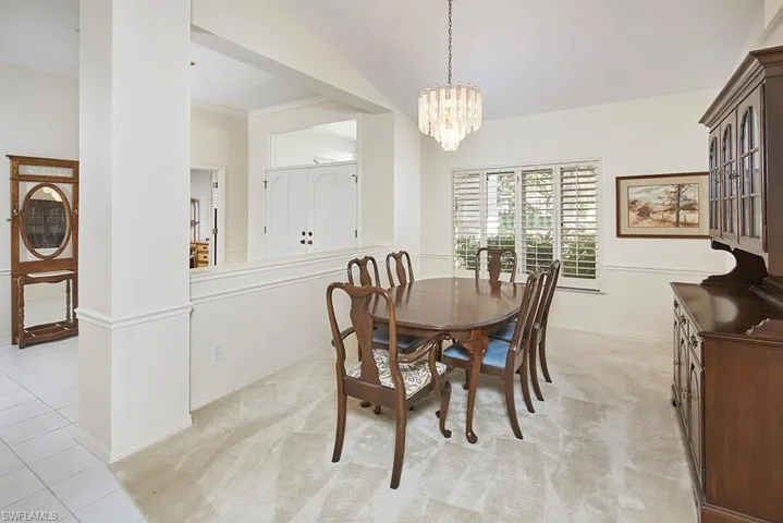 702  Hollybriar  LN, Naples, FL 34108