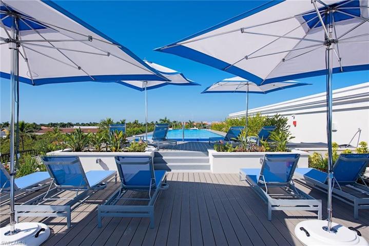 Roof top sun deck
