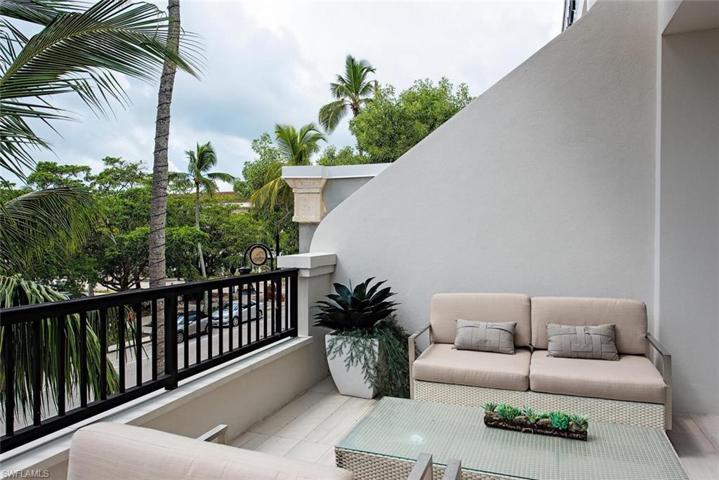 60 foot private balcony overlooking 5th Avenue South South