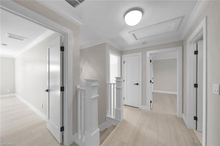 Hall connecting the bedrooms