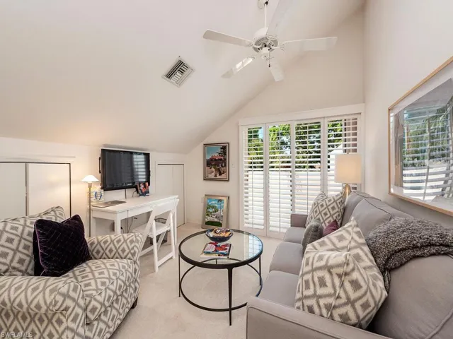 4504  Court  WAY, Naples, FL 34109