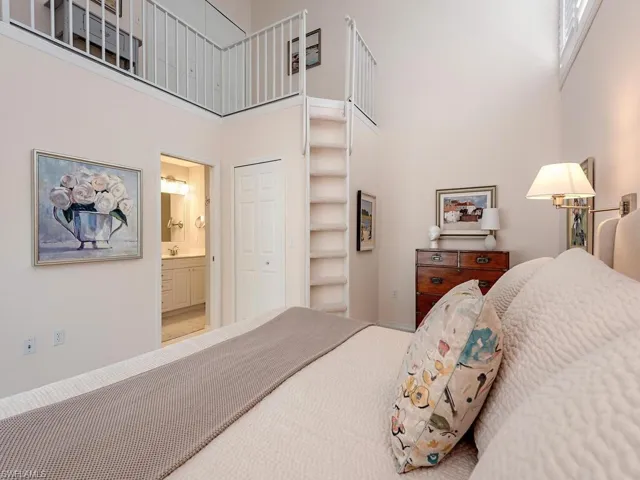 4504  Court  WAY, Naples, FL 34109