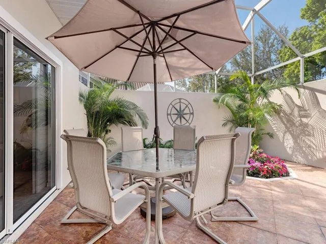 4504  Court  WAY, Naples, FL 34109