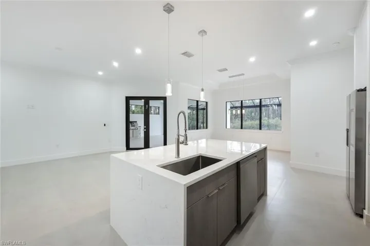 2806 Golden Gate Blvd W, Naples, Florida 34120