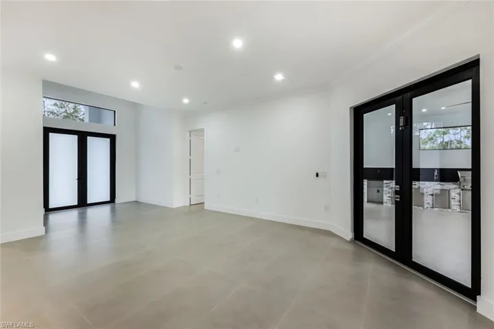2806 Golden Gate Blvd W, Naples, Florida 34120