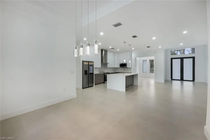 2806 Golden Gate Blvd W, Naples, Florida 34120