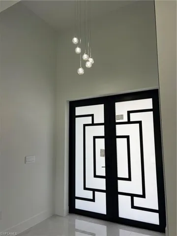 Detailed view of baseboards