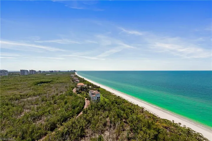 8111  Bay Colony  DR, Naples, FL 34108