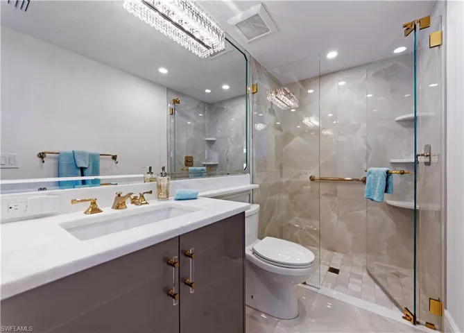8111  Bay Colony  DR, Naples, FL 34108