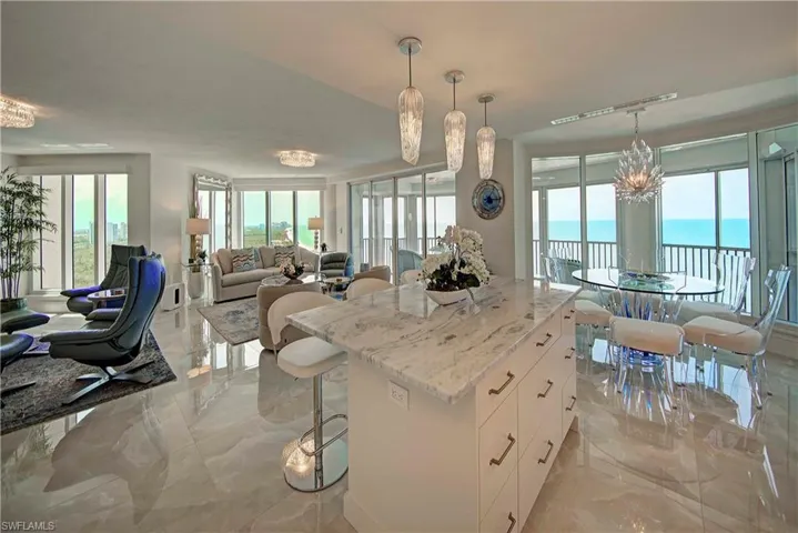 8111  Bay Colony  DR, Naples, FL 34108