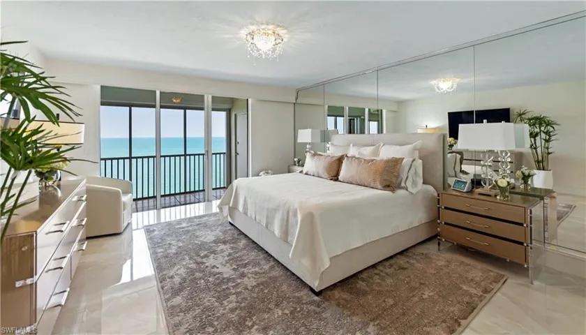 8111  Bay Colony  DR, Naples, FL 34108