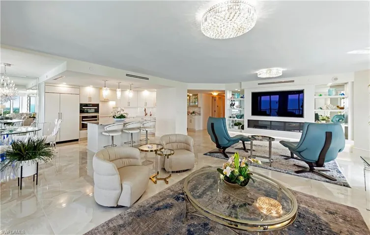 8111  Bay Colony  DR, Naples, FL 34108