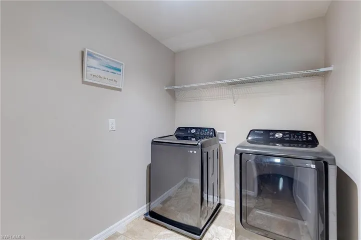 Laundry room on 2nd floor by the bedrooms