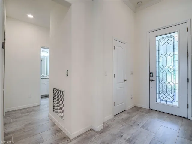 To guest BR#2 and full bath